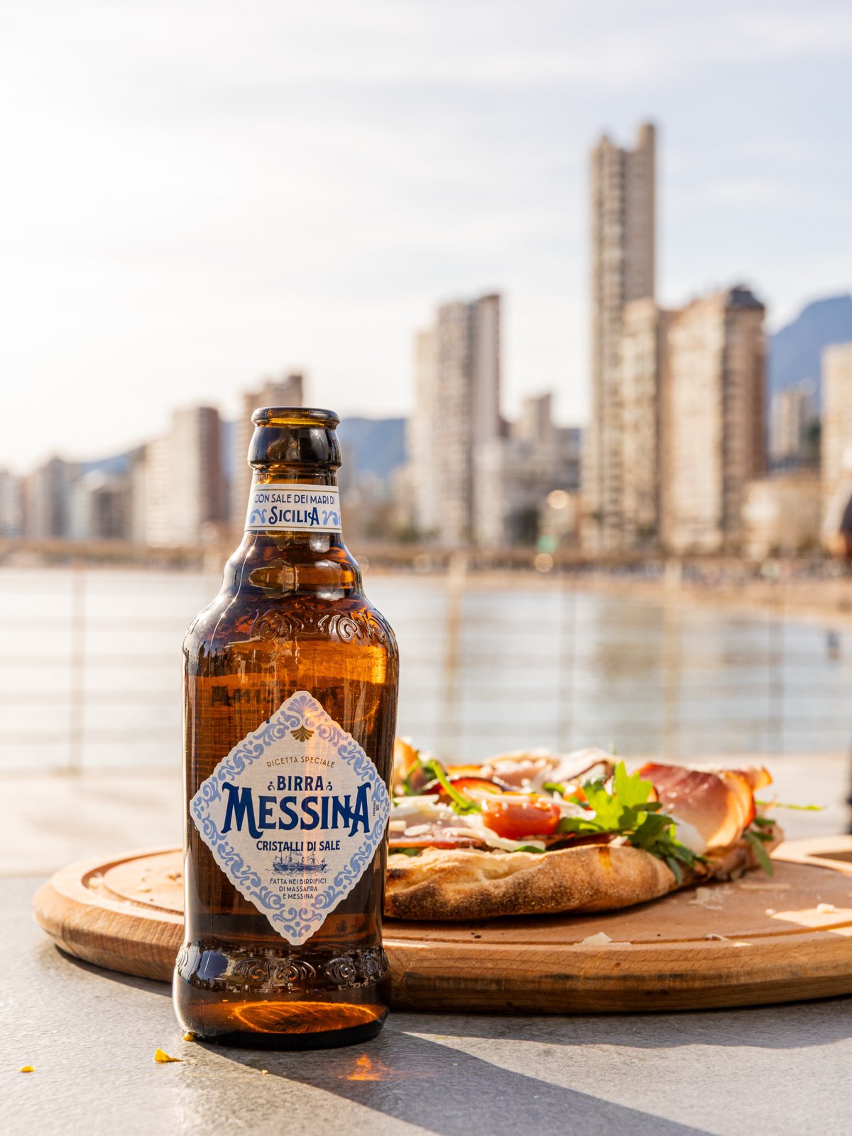 Birra e pinsa sul lungomare